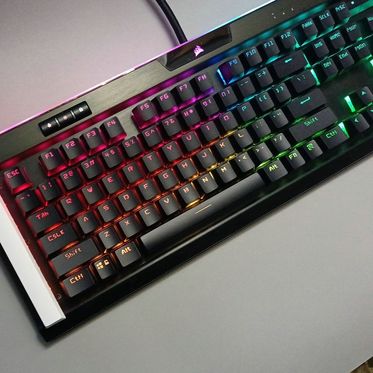 Corsair PBT Transparent Keycap - Gaming Keyboard Corsair 评论和价格
